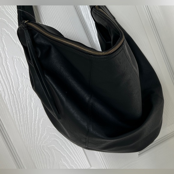 Free People Black Hobo Bag - Picture 4 of 16